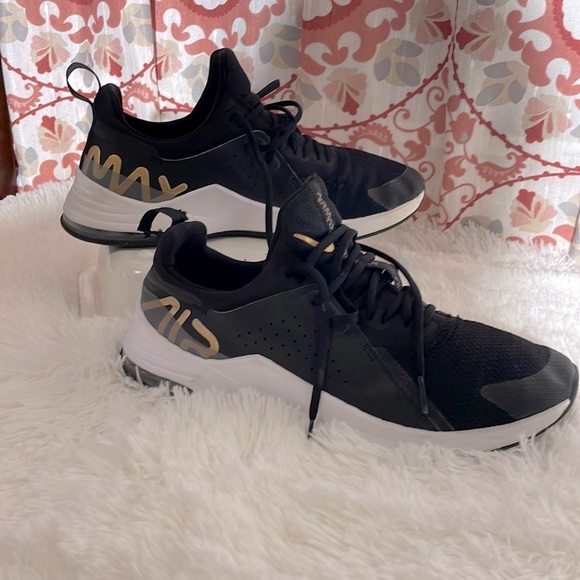 Nike Air Max Bella TR 3 CJ0842-005 - Picture 1 of 12